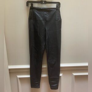 Aritzia Wilfred Free Faux leather leggins
